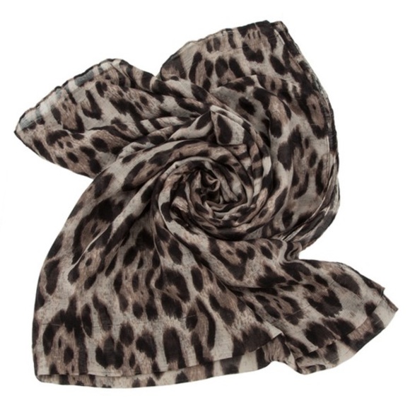 Leopard Large Print Scarf NWT - Picture 1 of 5